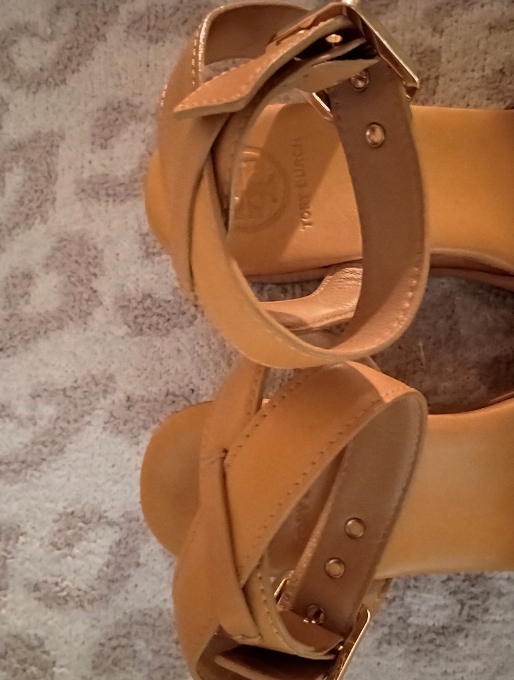 Tory Burch Almita Wood Wedge Platform Leather Sandals - Picture 9 of 10